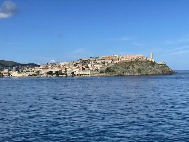 Sicht auf die Residenz von Napoleon vom Wasser