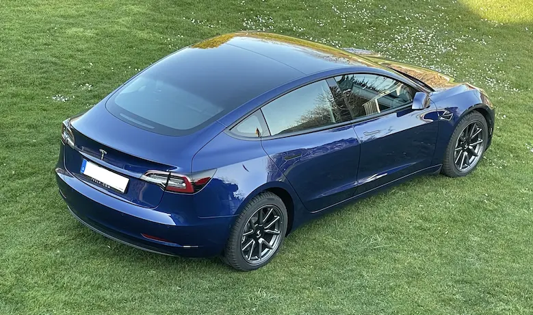 Tesla Model 3 - Vogelperspektive