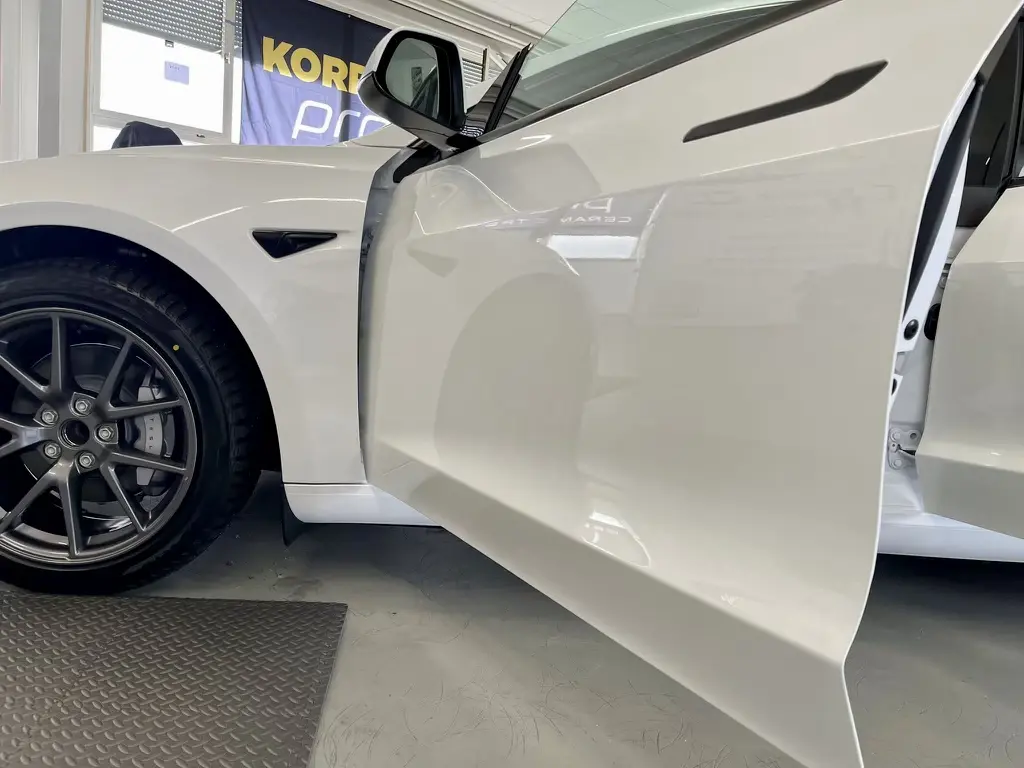Keramikversiegelung Tesla Model 3 - Foto 2
