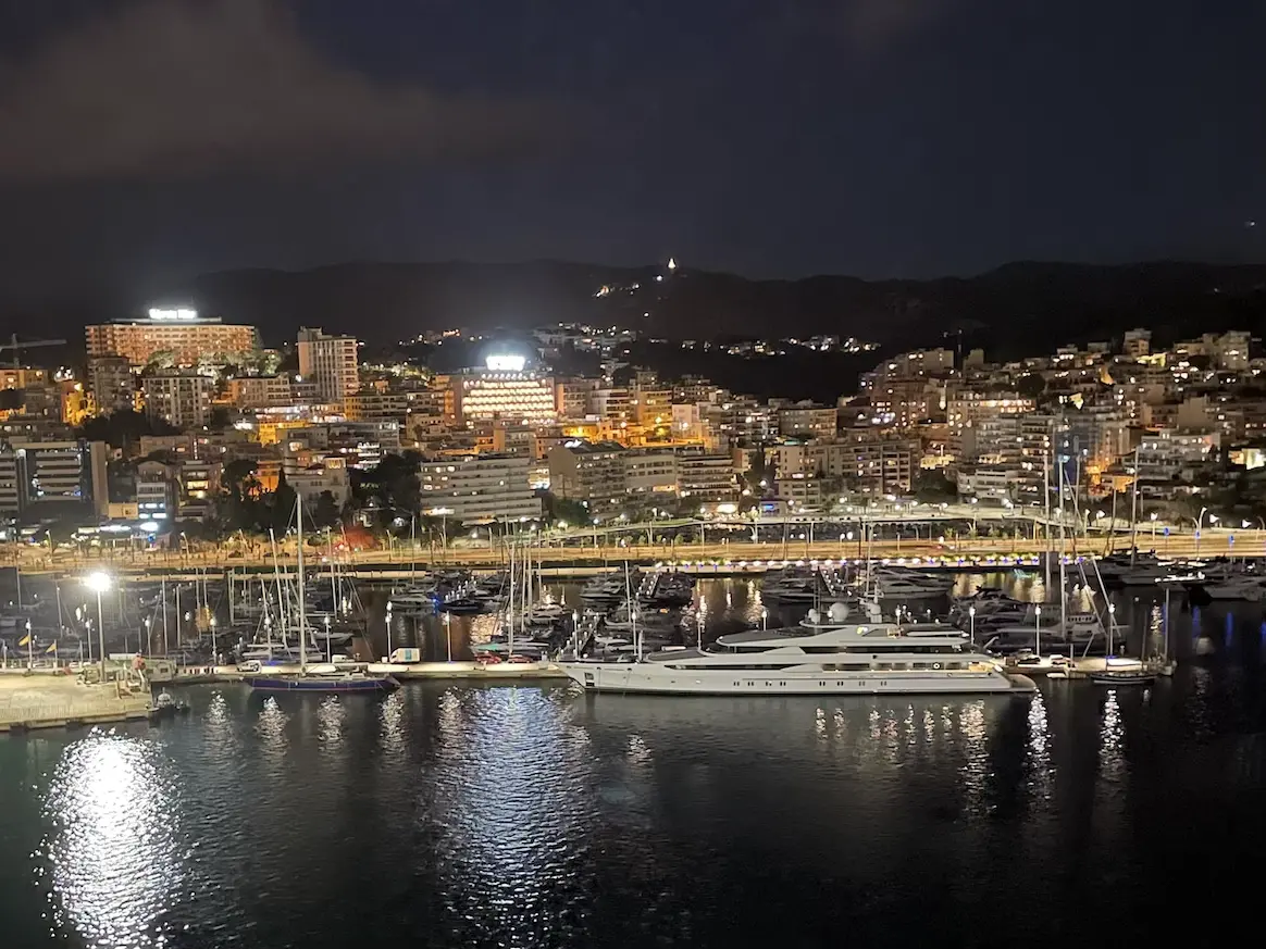 Hafen von Palma bei Nacht