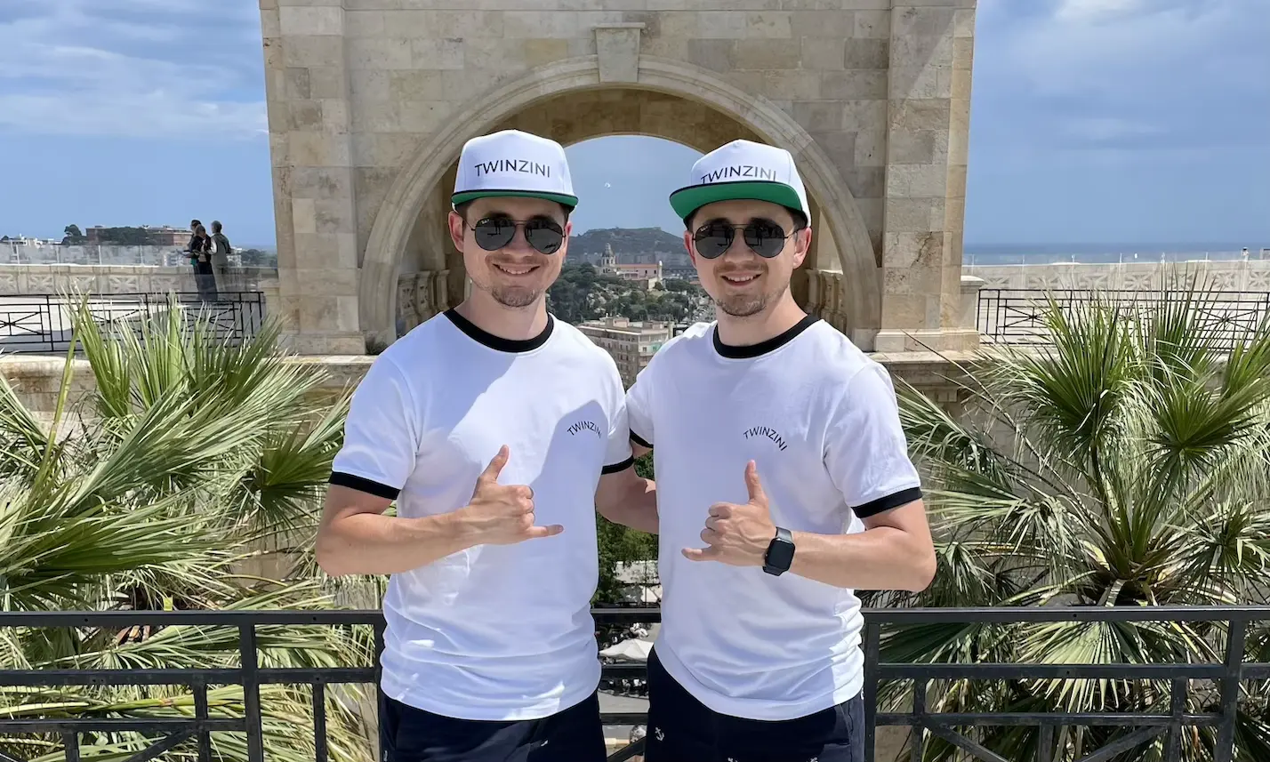 Tinz Twins in Cagliari (Sardinien)