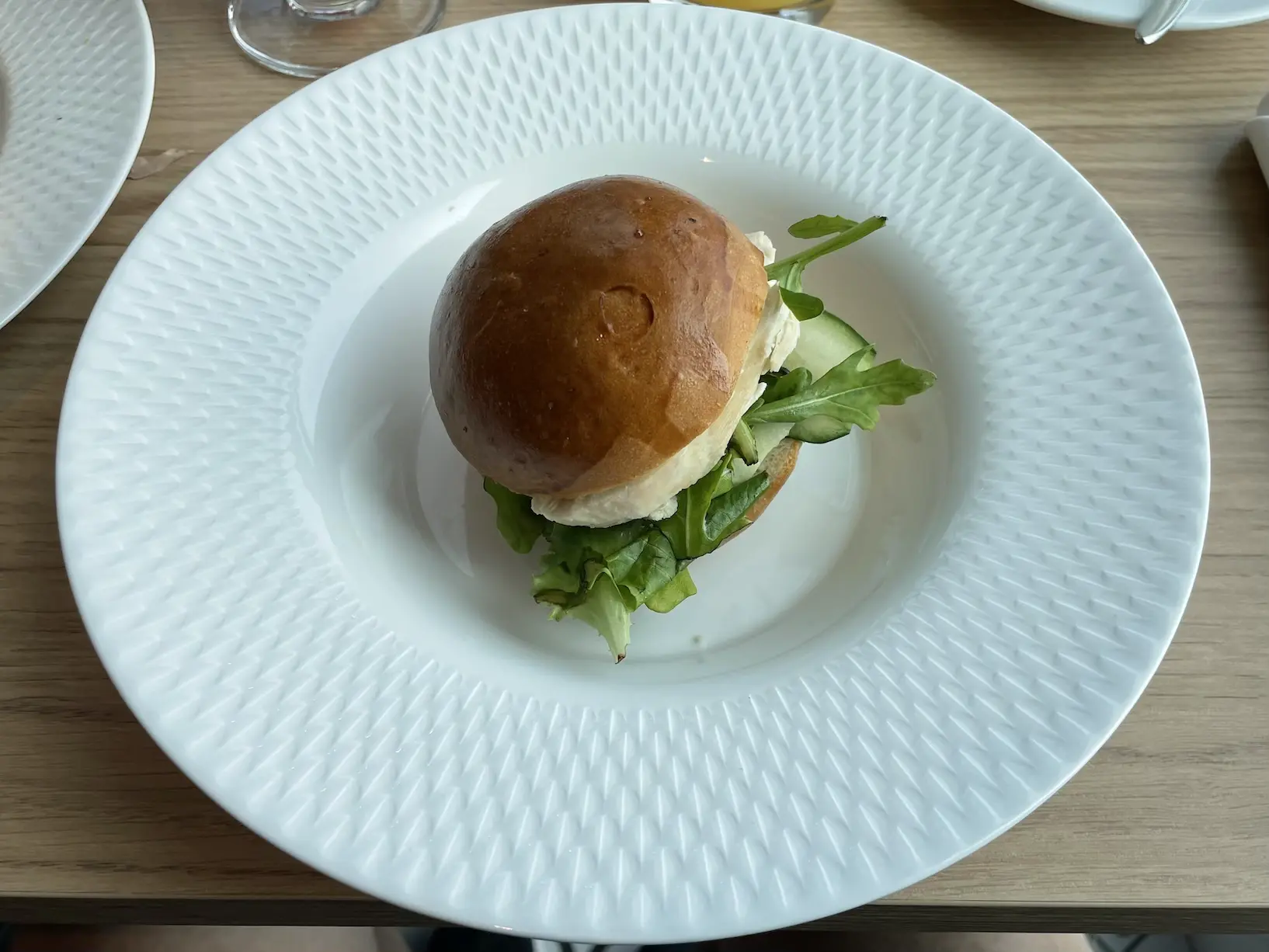 Brioche Au Poulet im Sur Mer Bistrot