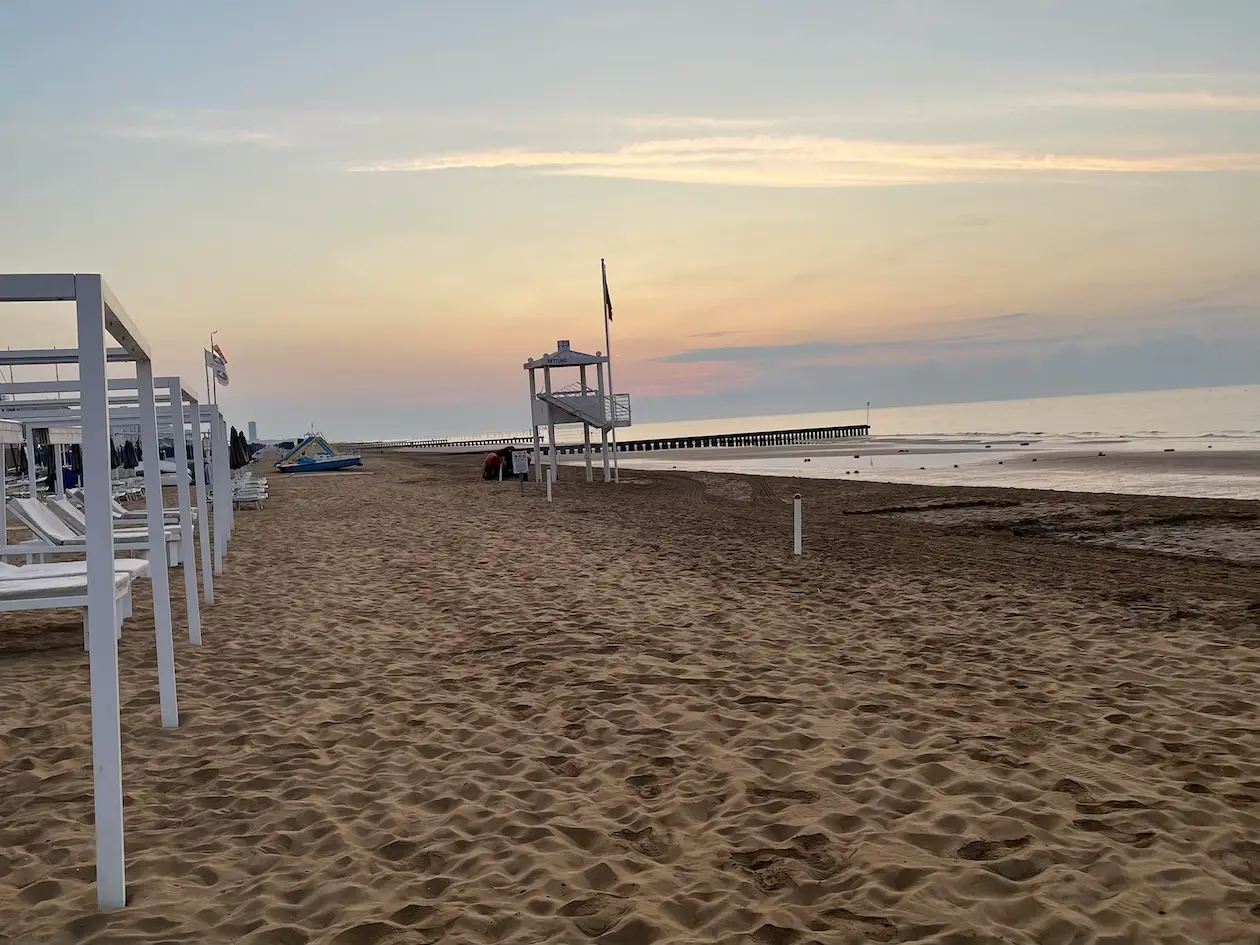 Strand in den Morgenstunden