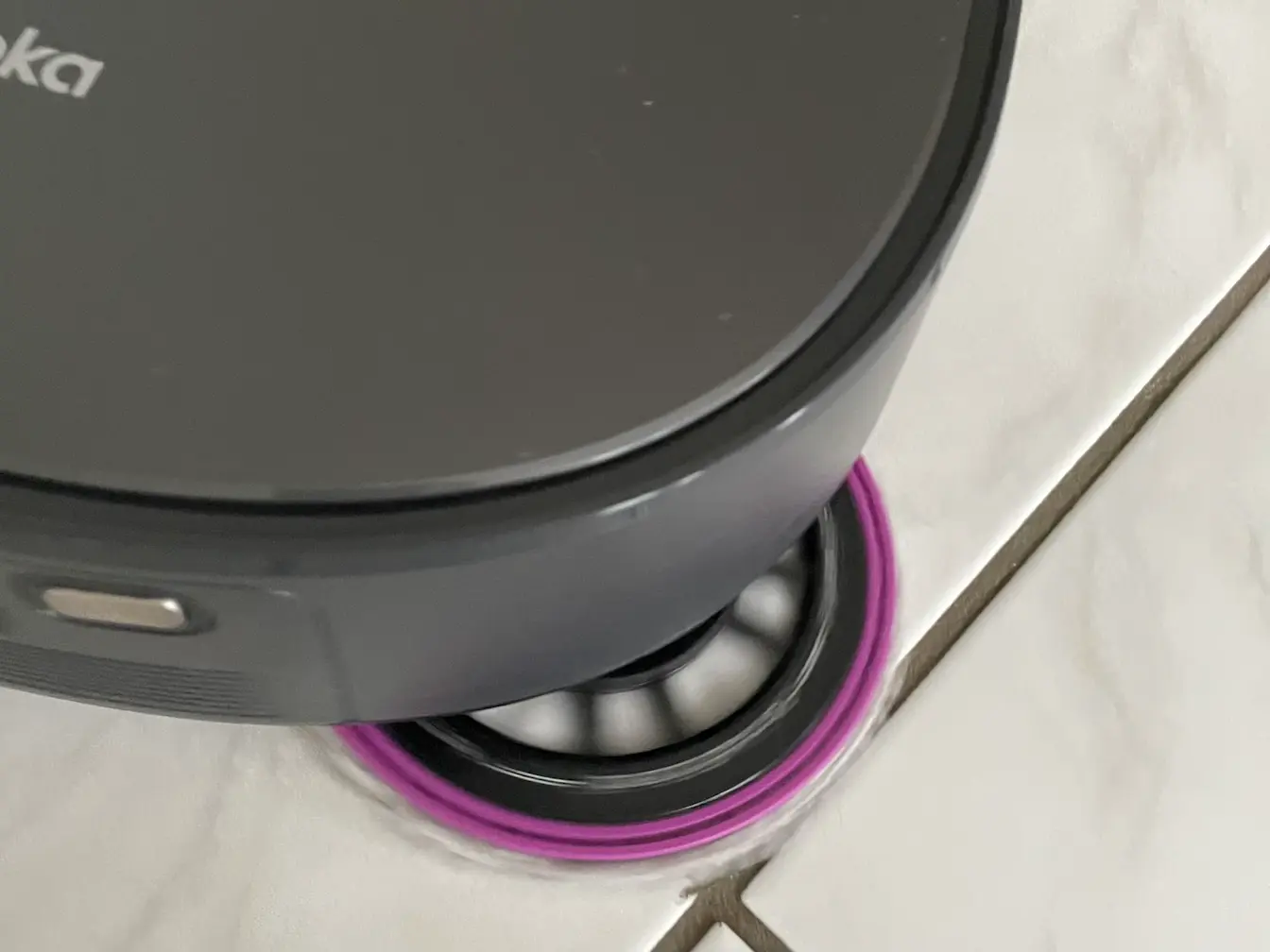 Flexibles Schwenkarm-Design des Eureka J15 Pro Ultra