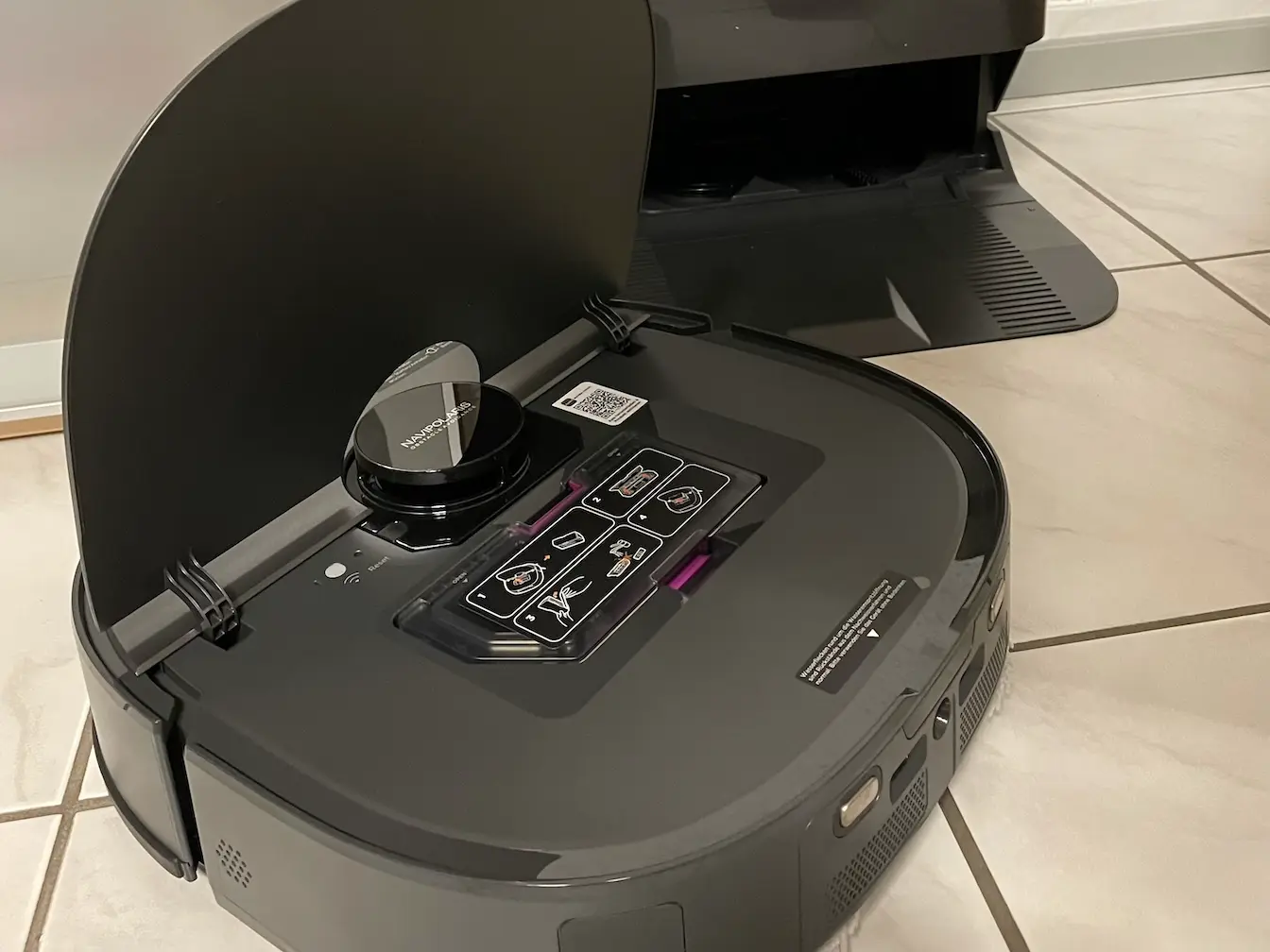 Staubfach im Eureka J15 Pro Ultra Roboter