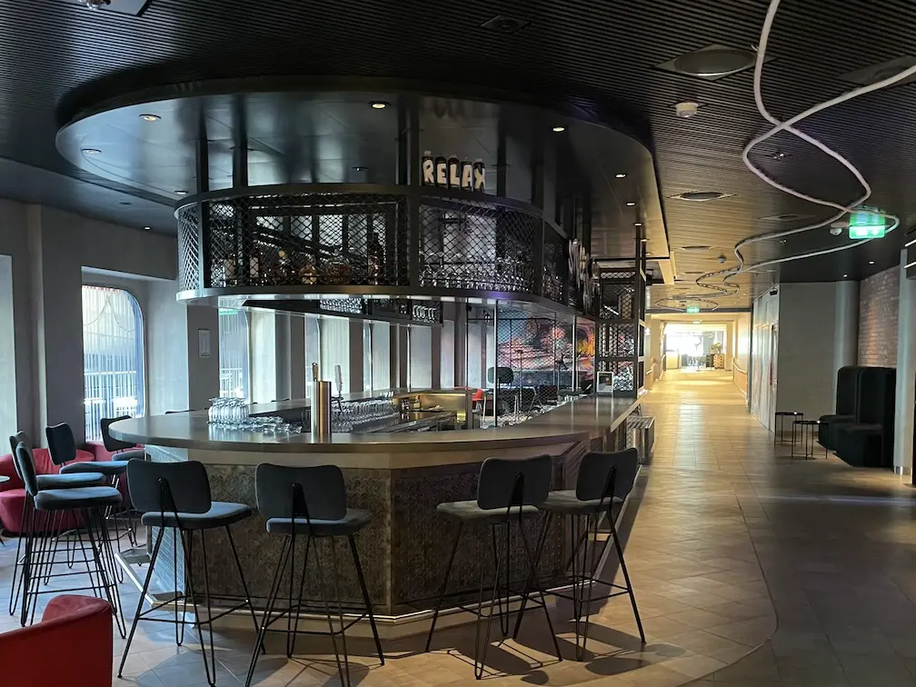 Street Art Bar auf der Mein Schiff Relax