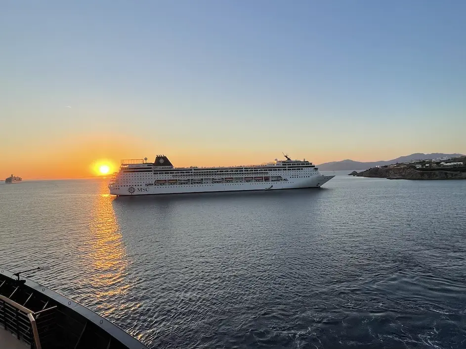 Sonnenuntergang beim Auslaufen aus Mykonos