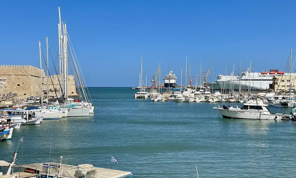 Blick auf den Hafen von Heraklion auf Kreta