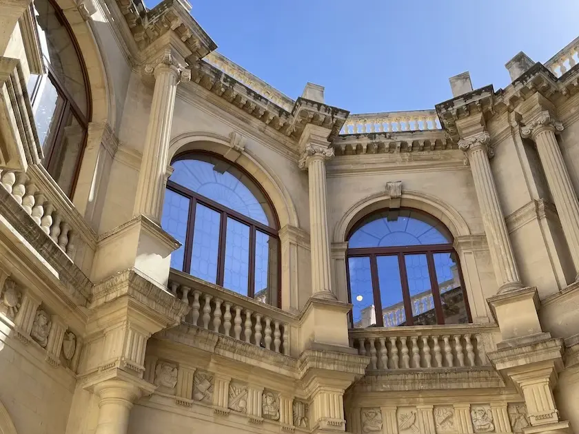 Der Innenhof der Venezianischen Loggia in Heraklion