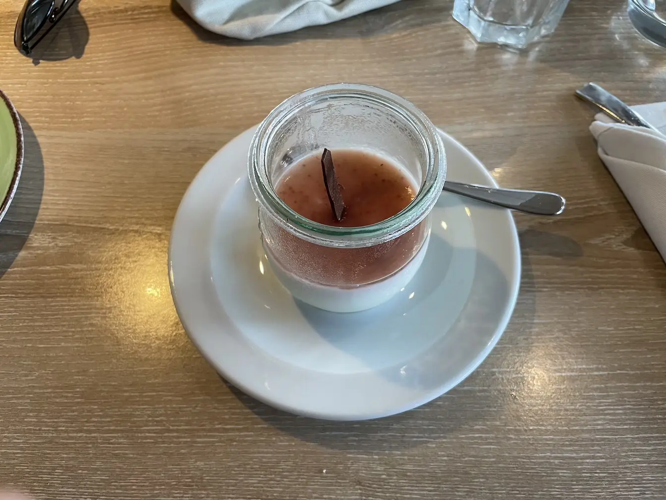 Orangen-Pannacotta als Dessert