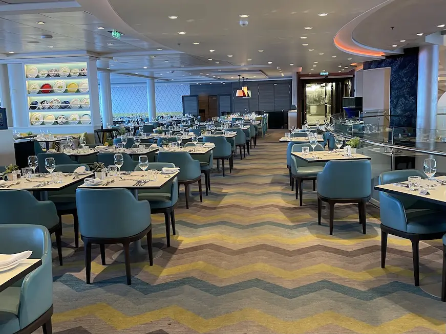 Atlantik Mediterran auf der Mein Schiff 5: Ambiente auf der Steuerbordseite