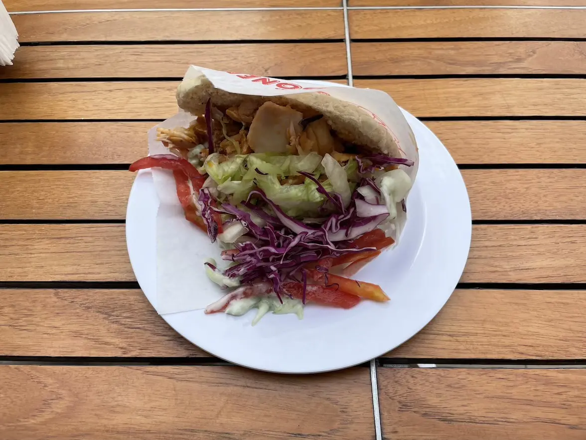 Hähnchen Döner Kebab aus der Bosporus Snackbar auf Mein Schiff 5
