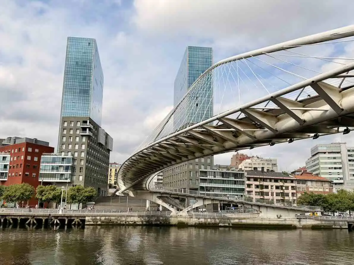 Fußgängerbrücke Zubizuri