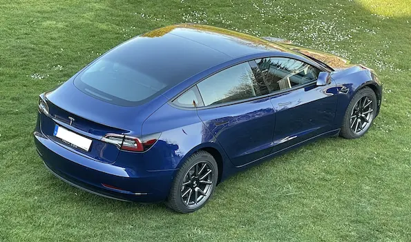 Tesla Model 3 - Vogelperspektive