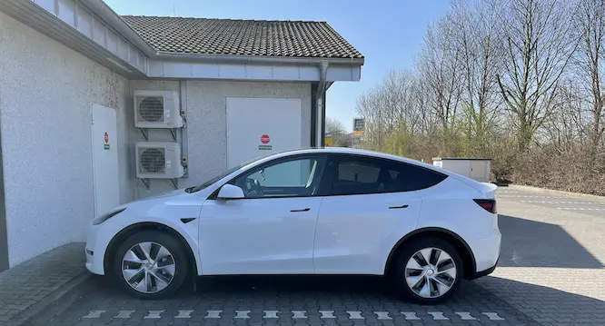 Tesla Model Y Long Range (April 2022)